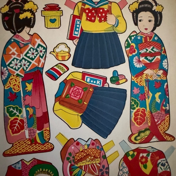 Vintage Japanese Cutout Dressing Book Paper Dolls Made in Japan - Picture 8 of 16